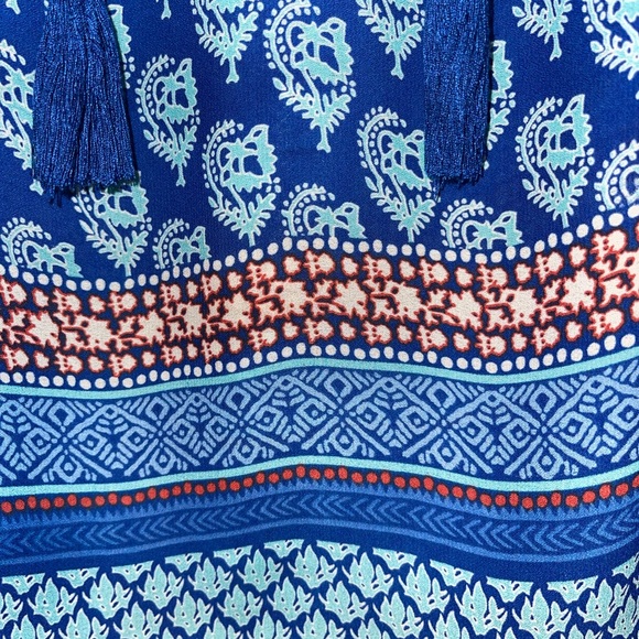 Sleeveless Top Size Large - Picture 3 of 3